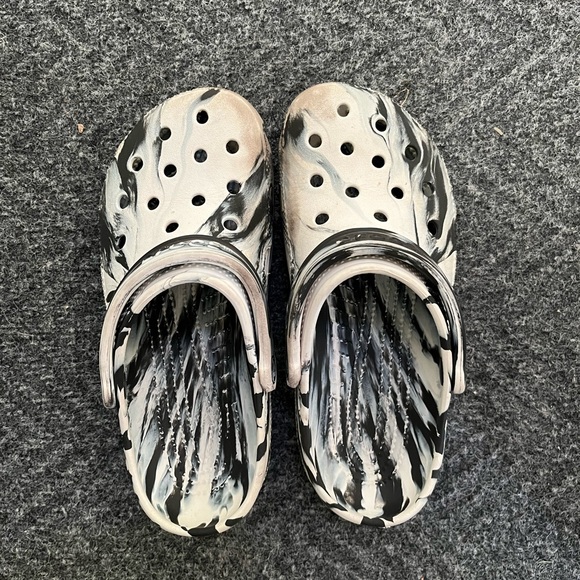 Black and White Crocs GS - Picture 2 of 4
